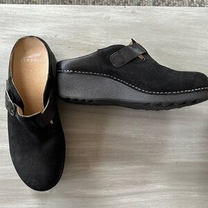 Dansko Womens Caia Black Nubuck Mule - size 40 - NWOB
